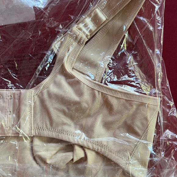 Wacoal Simone Sport Underwire Bra 36C 855170 - Picture 6 of 7